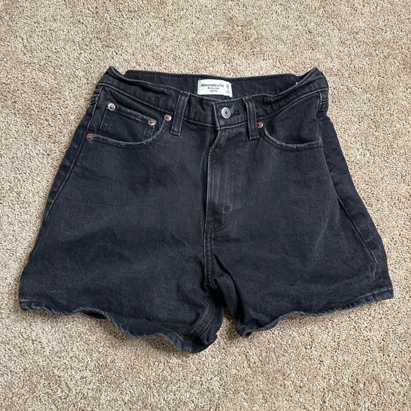 Abercrombie & Fitch Dark Denim Jean Shorts - Picture 1 of 4